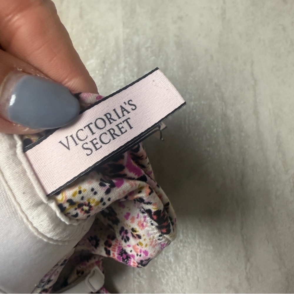 Victoria's Secret bra Body By Victoria uplift no wire 36C - Picture 7 of 9